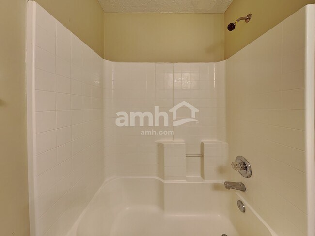 Building Photo - 1228 Shannon Ln