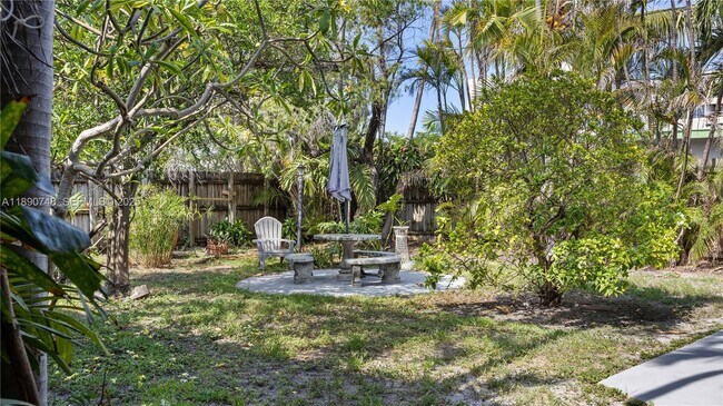 Building Photo - 400 SE 31st St