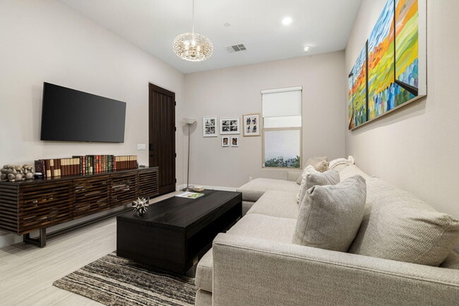 Building Photo - 81439 Merv Griffin Way