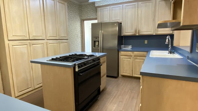 Building Photo - 1017 Audubon Ave