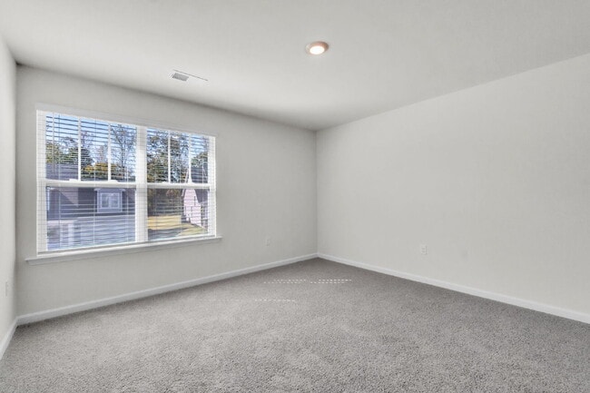 Building Photo - Modern 4BR Home with Loft & 2.5 Baths in W...