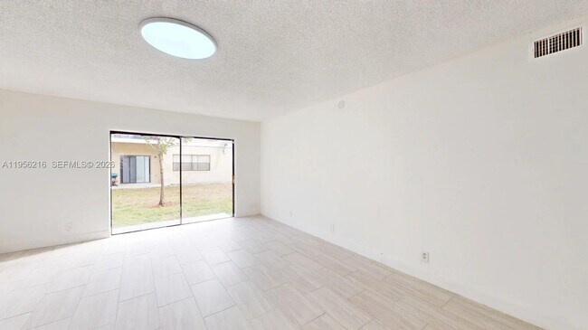 Building Photo - 3501 NW 114th Ln