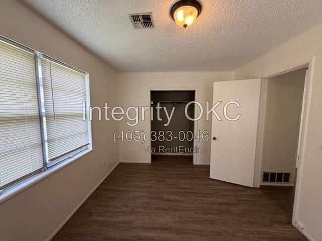 Building Photo - 3506 N Peniel Ave
