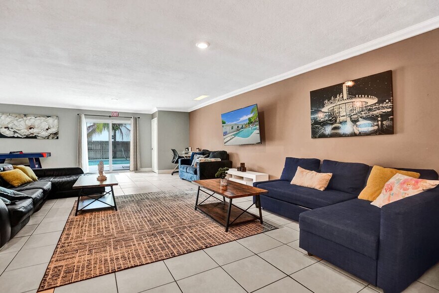 Building Photo - 5415 Harrison St