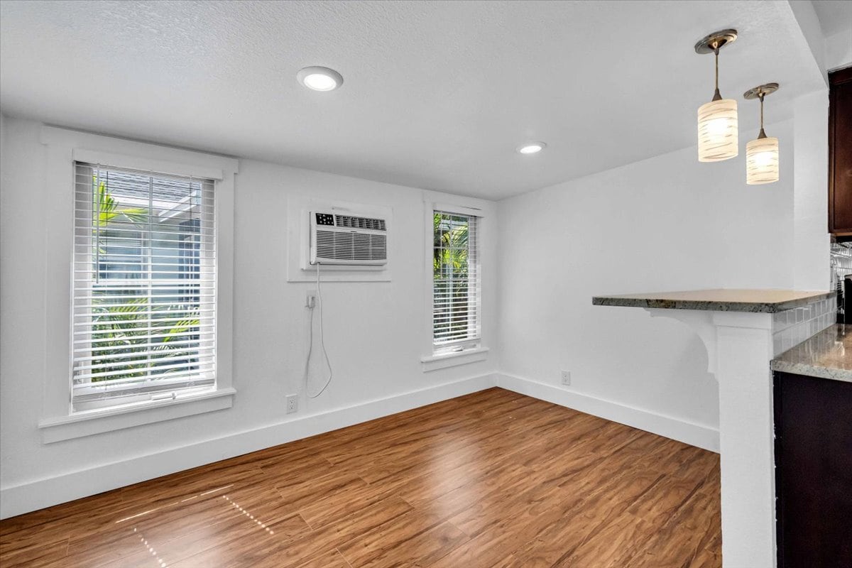 Dining Room - 539 6th St N