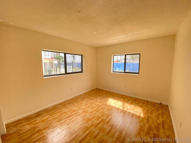 Building Photo - 250 SW 7th St