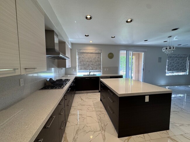 Building Photo - Stunning Home with Panoramic Views in Port...