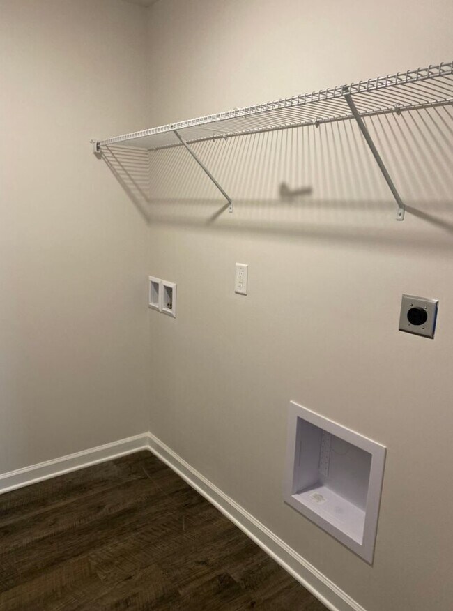 Building Photo - *PRE-LEASING*  Three Bedroom | Two Bathroo...