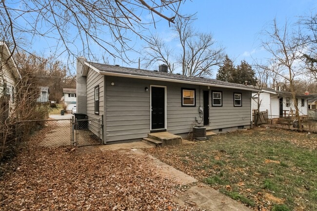 Building Photo - 1715 Monterey Ct
