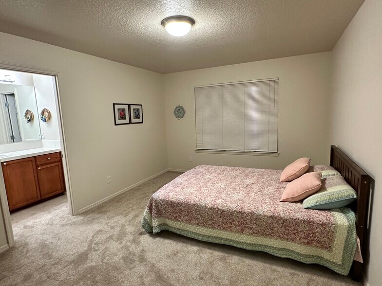 Master suite 2 - 1709 SW 171st Ter