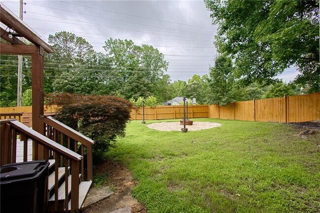 Building Photo - 4989 Lambeth Dr