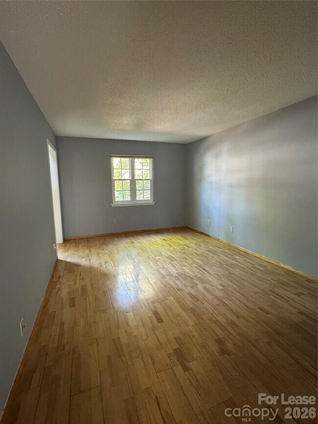 Building Photo - 3282 Heathstead Place