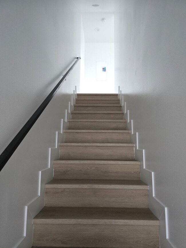 Building Photo - 3920-3922 1/2 Brighton Ave