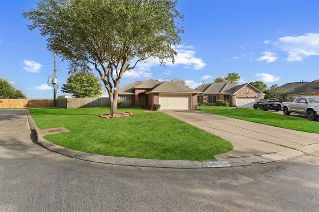 Building Photo - 14631 Englebrook Dr