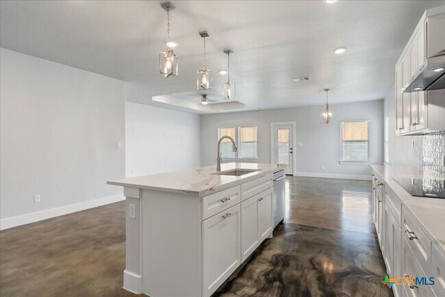 Building Photo - 223 Timberline Dr