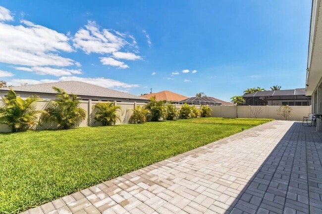 Building Photo - 3715 SW 17th Ave