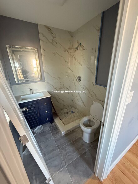 Building Photo - 8 Brentwood St