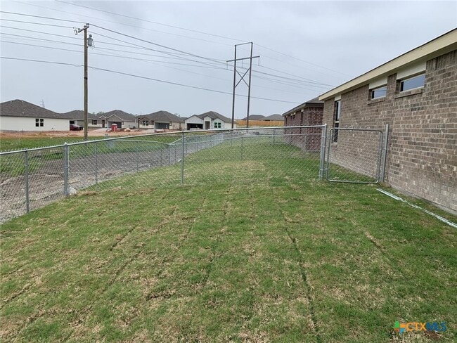 Building Photo - 2412 Alterman Dr