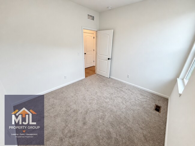 Building Photo - 27010 E Dogwood Ln