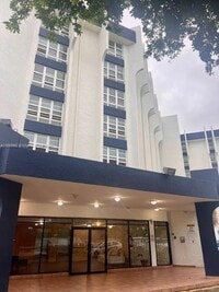 Building Photo - 9682 Fontainebleau Blvd