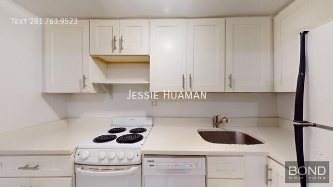 Building Photo - 286 W End Ave