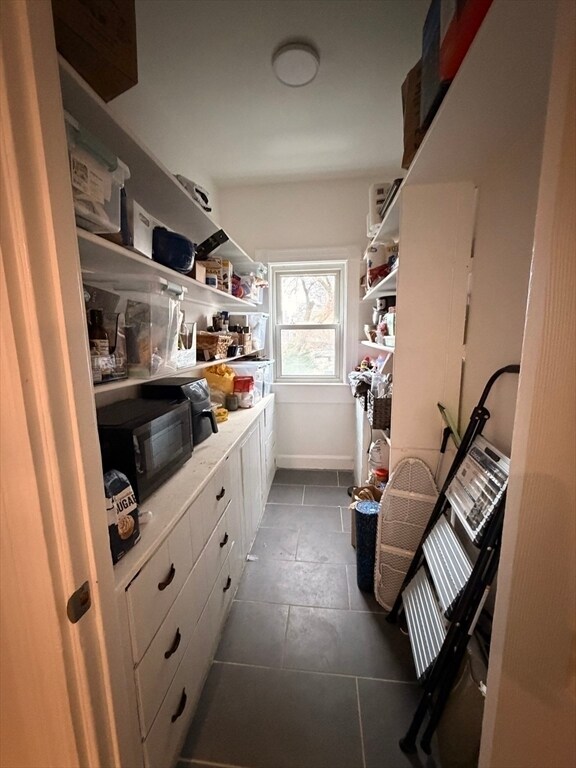 Building Photo - 175 Everett St