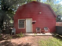 Building Photo - 1220 Knight St