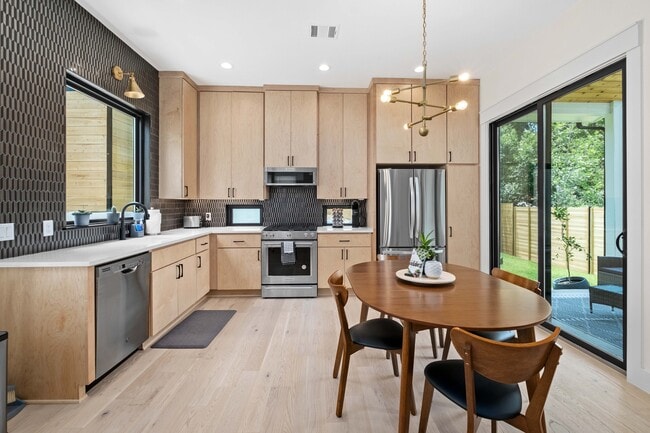 Fully Stocked kitchen with upscale appliances - 1709 Taylor Gaines St
