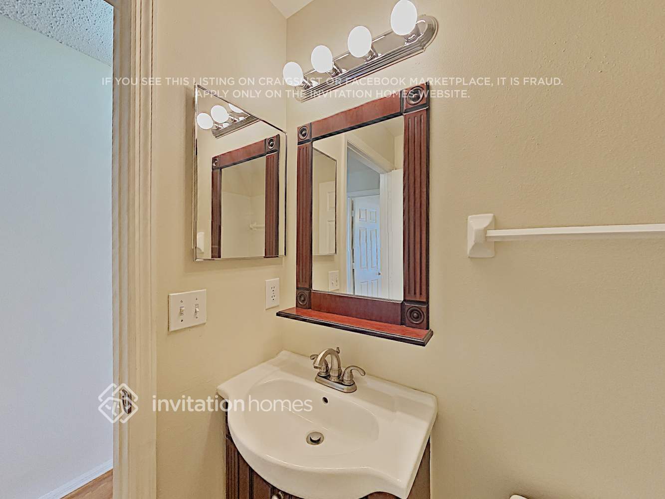 Building Photo - 27347 Breakers Dr