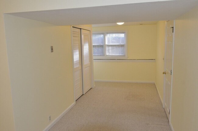 Building Photo - 14 Brion Rd