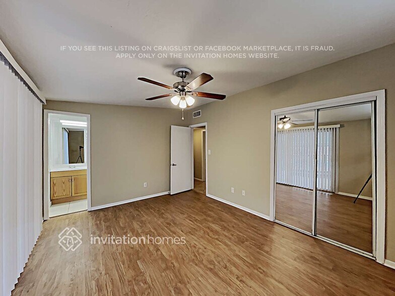 Building Photo - 2310 Sunderland Rd