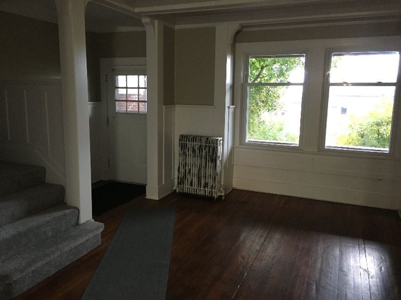 living room - 1504 Hillsdale Ave