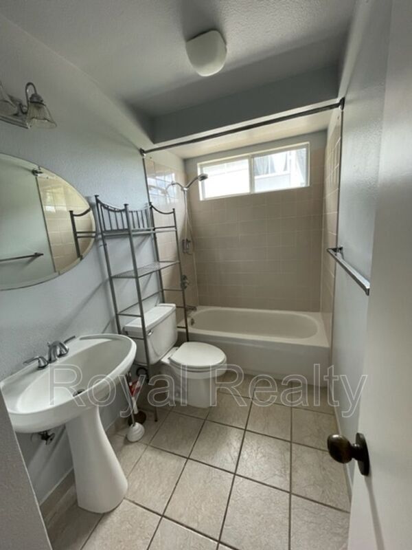 Building Photo - 91-1086 Aawa Drive