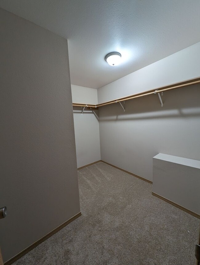 Building Photo - Illahee Home with a View and Two Primary Suites