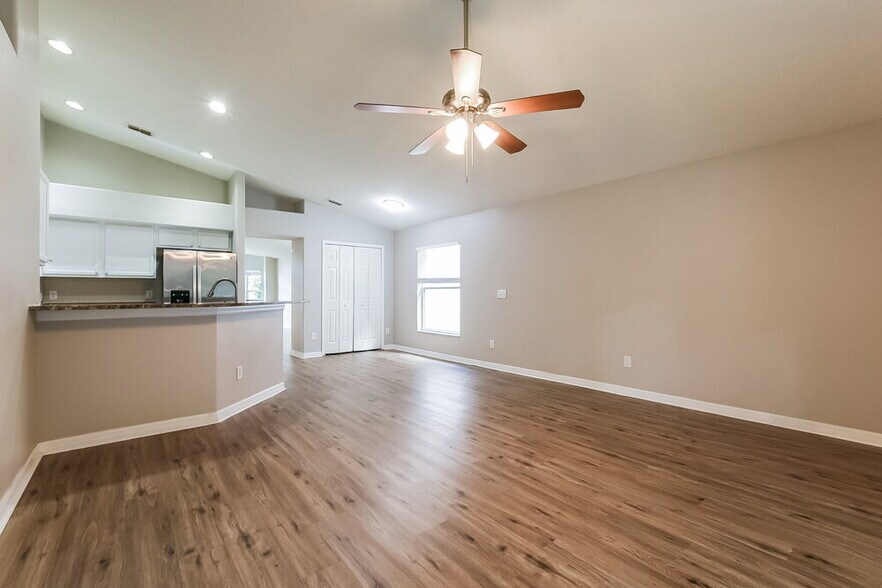 Building Photo - 4926 Walnut Ridge Dr
