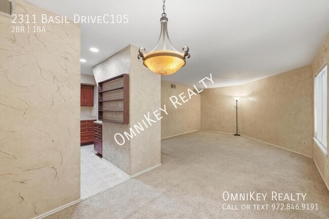 Building Photo - 2311 Basil Dr