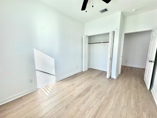 Building Photo - 8316 Peachtree St