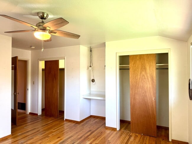 Building Photo - 4 Bedroom