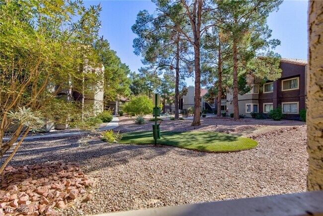 Building Photo - 5058 S Rainbow Blvd