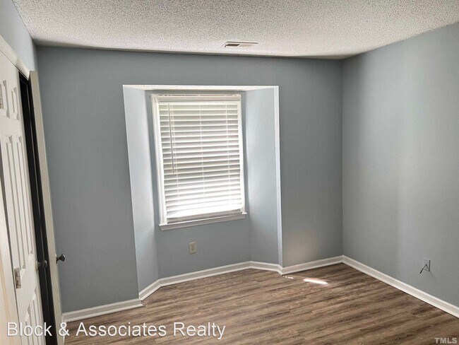 Building Photo - 2 br, 2 bath House - 1300-103 Park Glen Dr.
