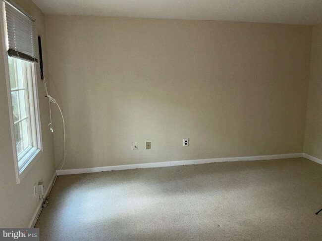 Building Photo - 1311 Templeton Pl