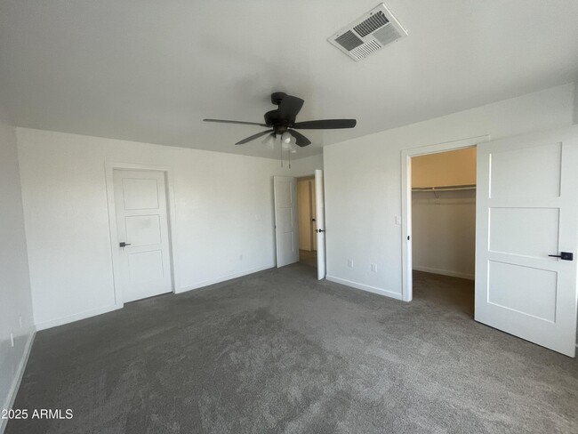 Building Photo - 8844 W Greer Ave
