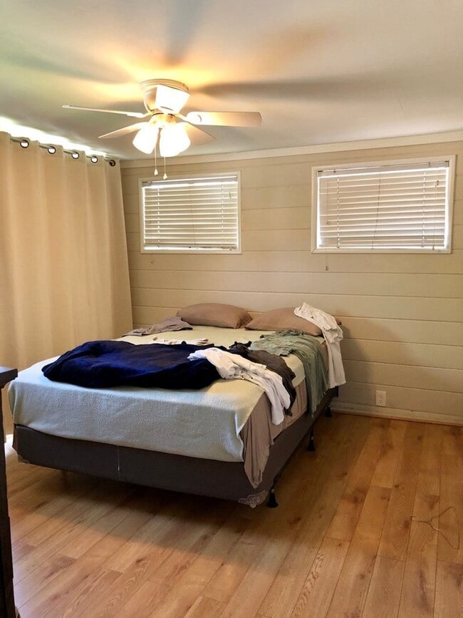 Building Photo - Craftman Style Home in North Park! Blacks ...