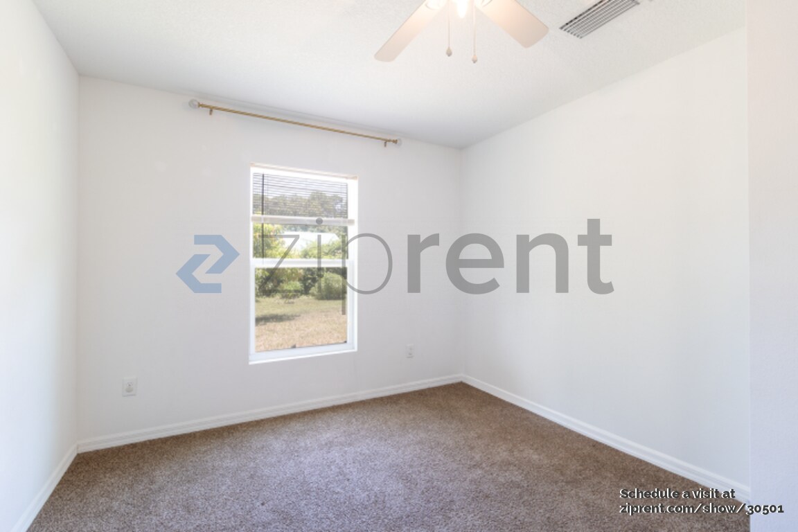 Building Photo - 1345 17th Ln SW