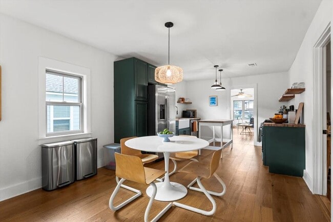 Building Photo - 3007 E 18th St