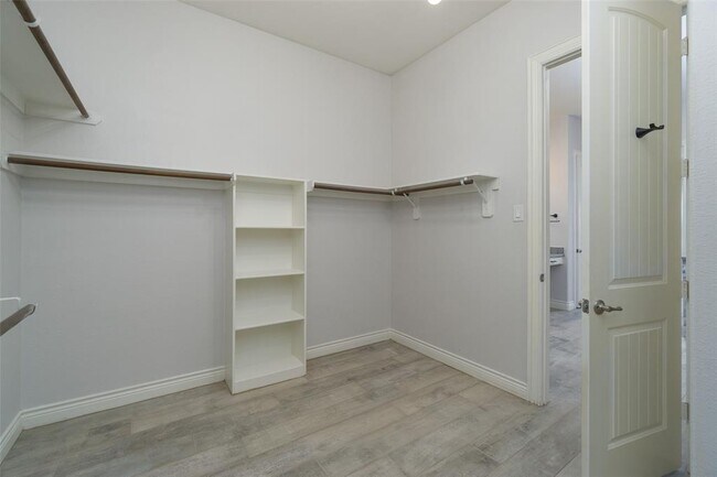 Building Photo - 853 Coastal Ct