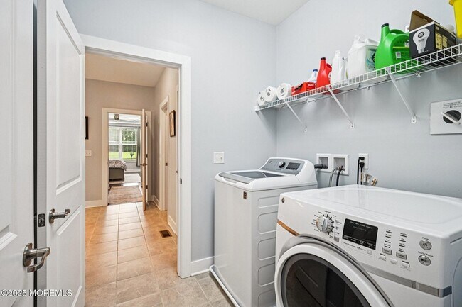 Building Photo - 42 Dogleg Ln