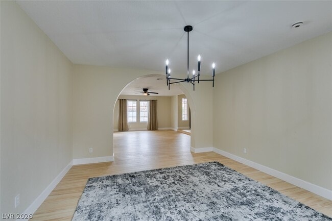 Building Photo - 821 Long Branch Dr