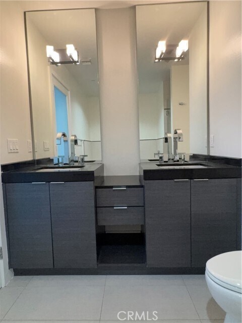 Building Photo - 600 Ridgeley Dr