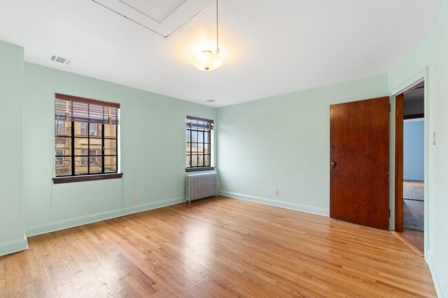 Building Photo - 2314 Palisade Ave